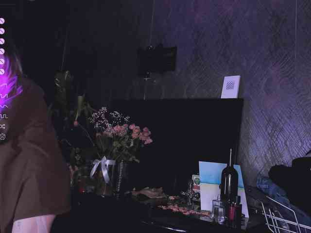 goth-bimbo goth-bimbo