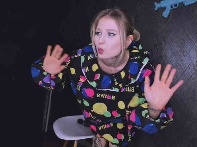 goth-bimbo goth-bimbo