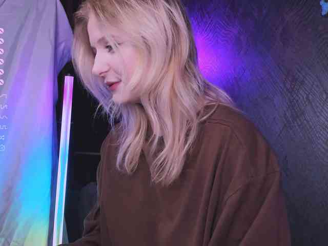 goth-bimbo goth-bimbo