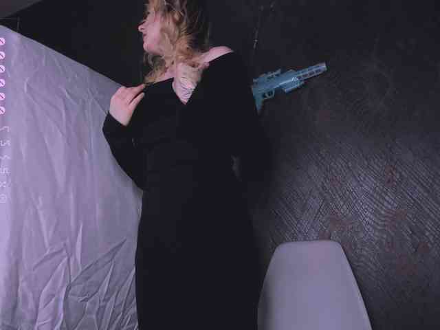 goth-bimbo goth-bimbo