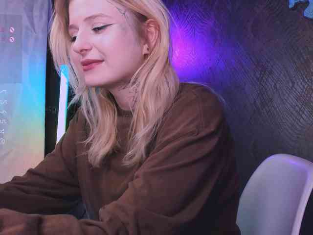 goth-bimbo goth-bimbo