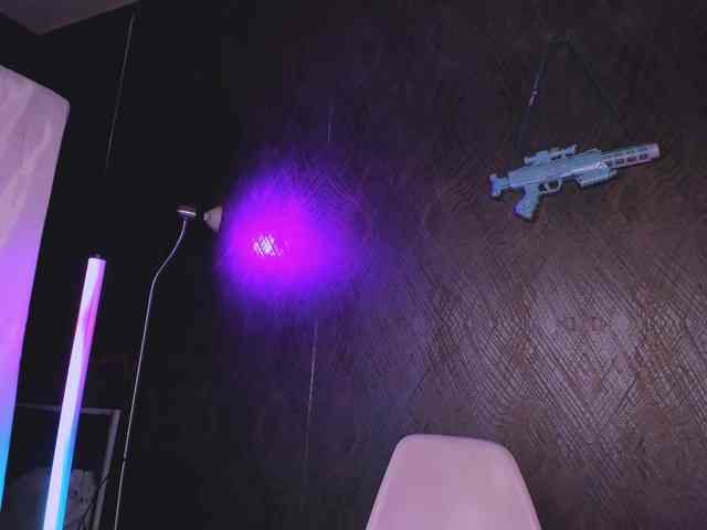 goth-bimbo goth-bimbo