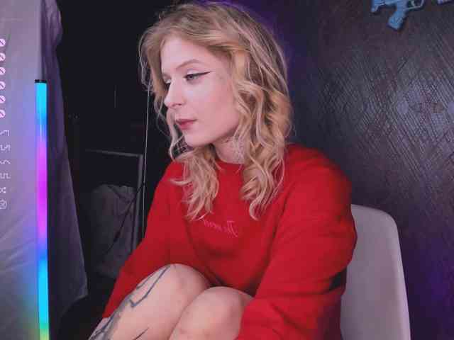 goth-bimbo goth-bimbo