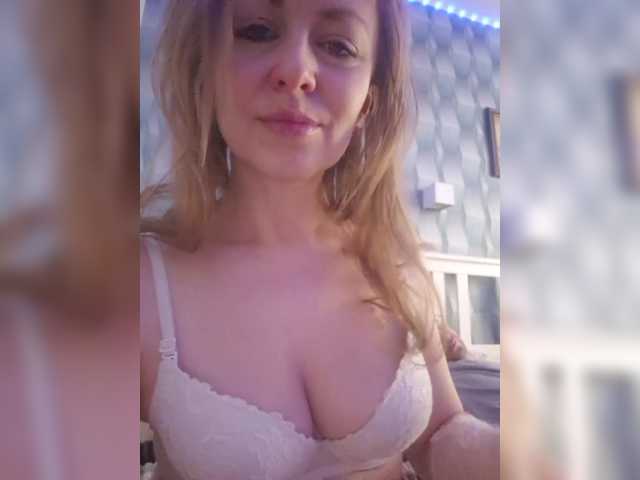 Chelsi16's BongaCams show and profile