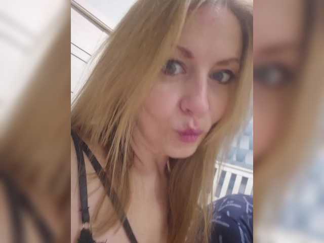 Chelsi16's BongaCams show and profile