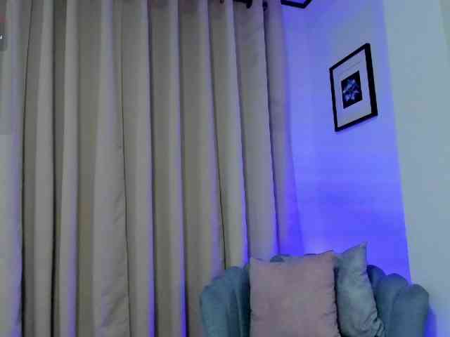 allison-alahia Live Webcam on BongaCams