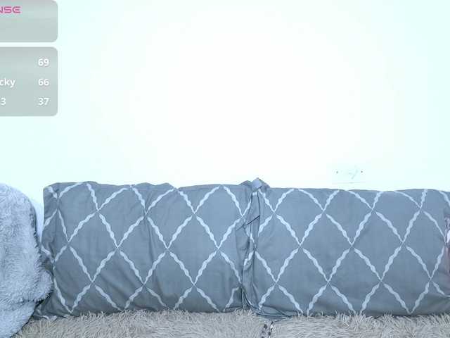 petite-paola's BongaCams show and profile