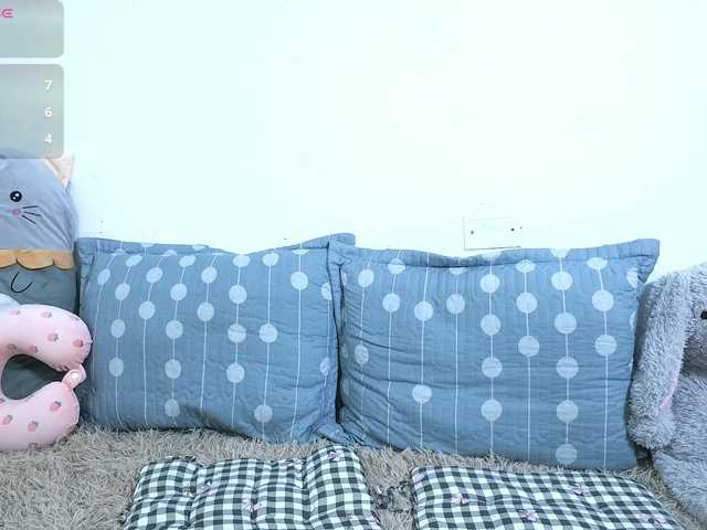 petite-paola's BongaCams show and profile