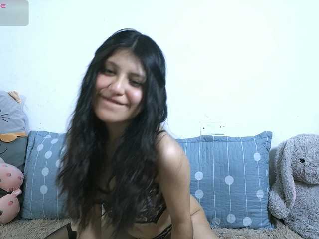 petite-paola's BongaCams show and profile