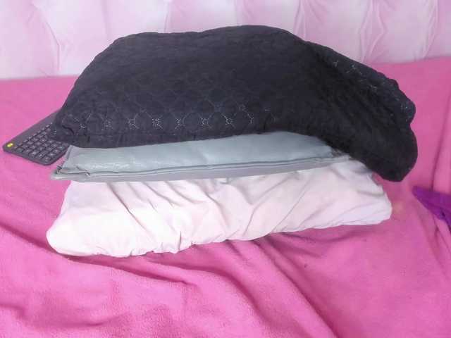 TaniaBellini's BongaCams show and profile