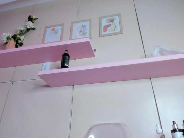 TaniaBellini's BongaCams show and profile