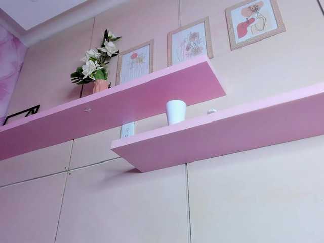 TaniaBellini's BongaCams show and profile