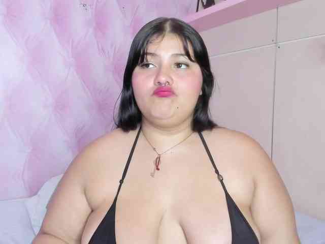 TaniaBellini Live Webcam on BongaCams