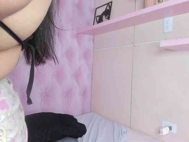 TaniaBellini Live Webcam on BongaCams