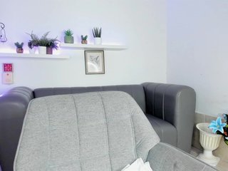 Aura-cuutee Porn Show