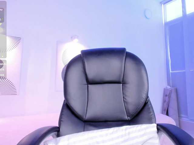 Aura-cuutee's BongaCams show and profile