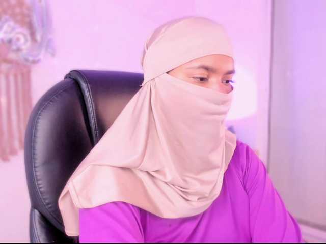 Aura-cuutee's BongaCams show and profile