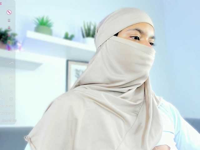 Aura-cuutee's BongaCams show and profile