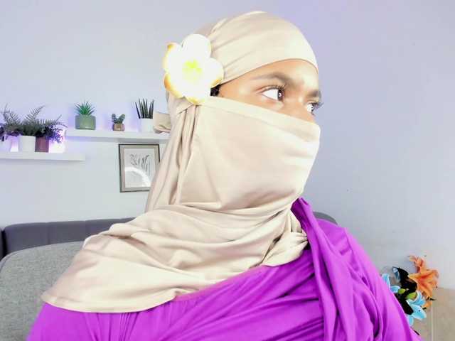 Aura-cuutee's BongaCams show and profile