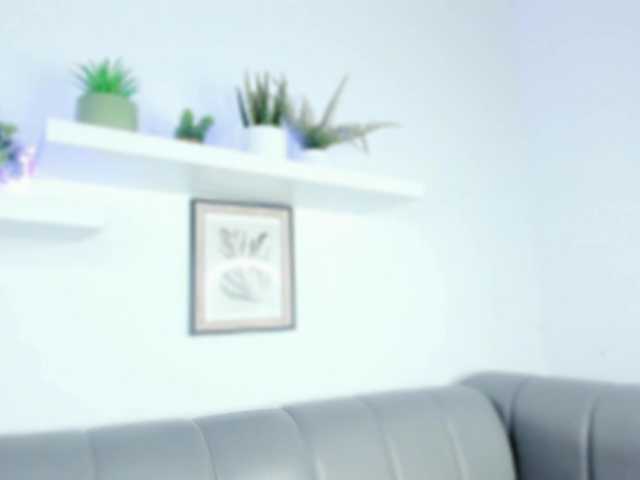 Aura-cuutee's BongaCams show and profile