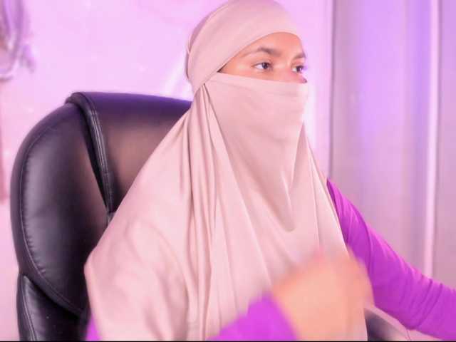 Aura-cuutee's BongaCams show and profile