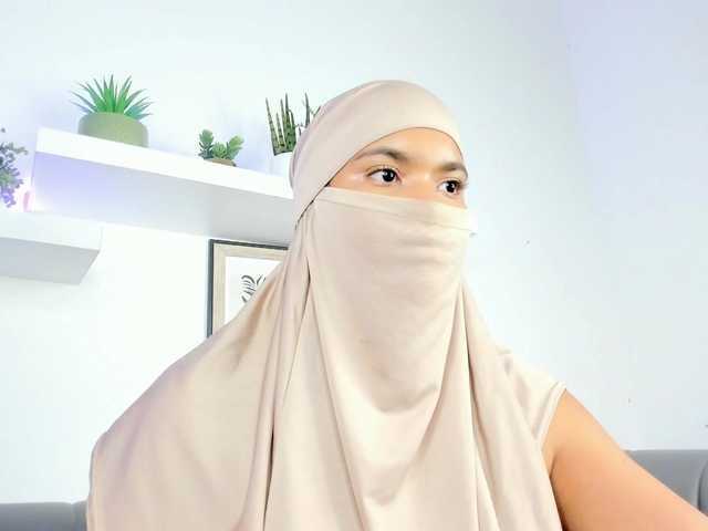 Aura-cuutee's BongaCams show and profile