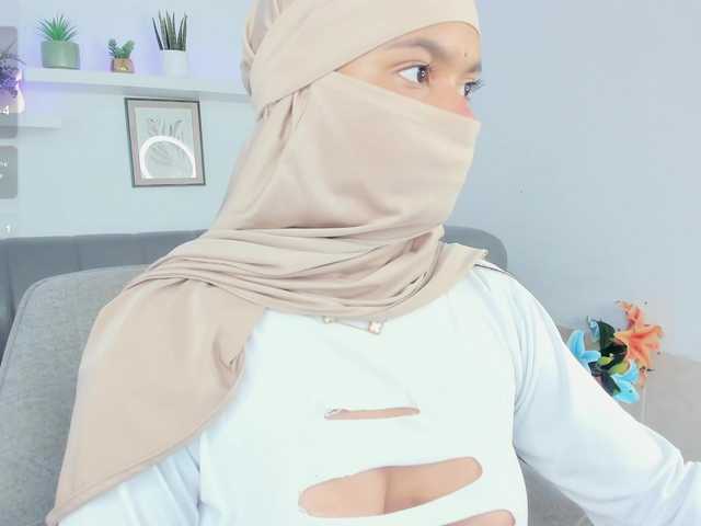 Aura-cuutee's BongaCams show and profile