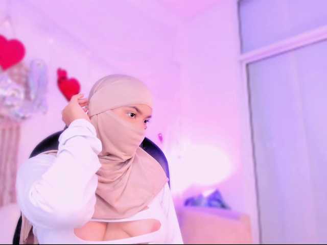 Aura-cuutee's BongaCams show and profile