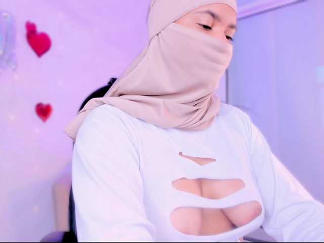 Aura-cuutee's BongaCams show and profile