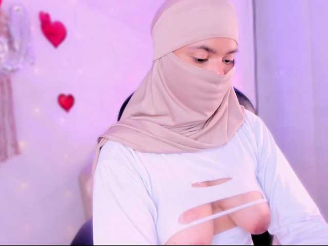 Aura-cuutee's BongaCams show and profile