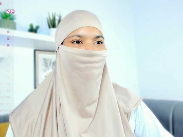 Aura-cuutee's BongaCams show and profile