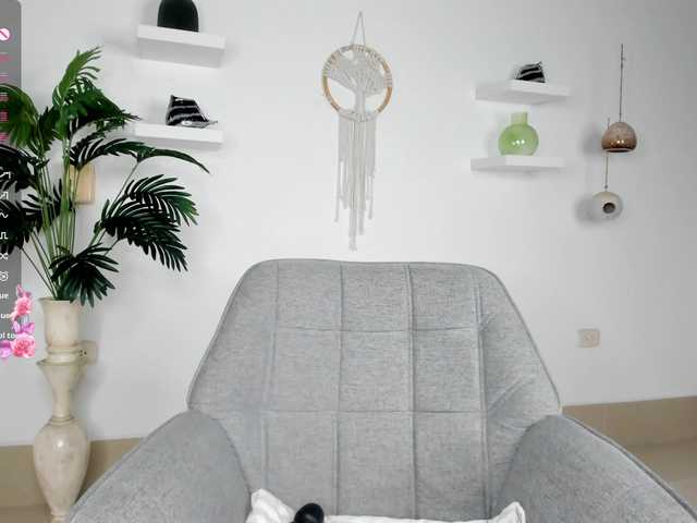 Aura-cuutee on BongaCams 