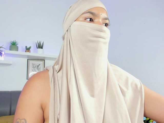 Aura-cuutee's BongaCams show and profile