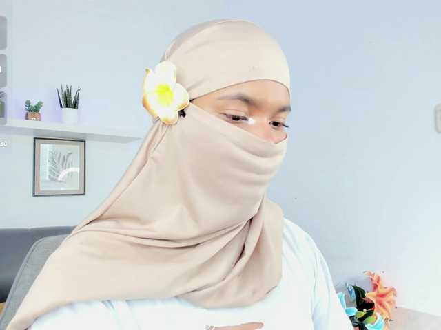 Aura-cuutee's BongaCams show and profile