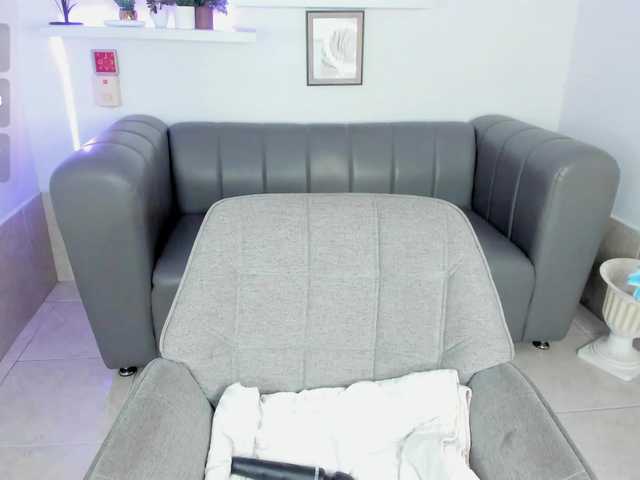 Aura-cuutee's BongaCams show and profile