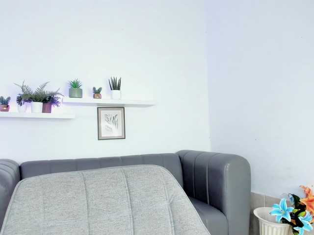 Aura-cuutee's BongaCams show and profile