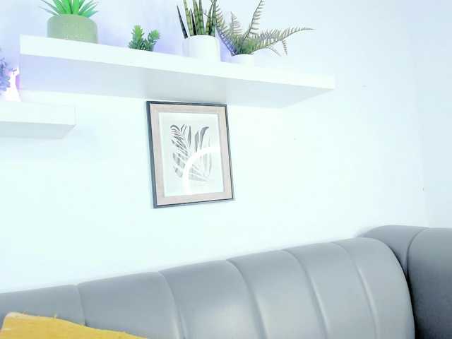 Aura-cuutee's BongaCams show and profile