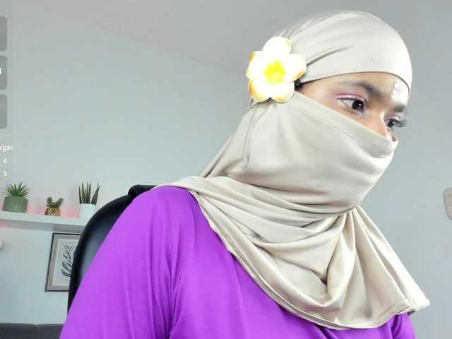 Aura-cuutee's BongaCams show and profile