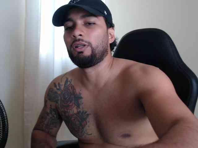 ianweller Live Webcam on BongaCams ianweller Live Webcam on BongaCams