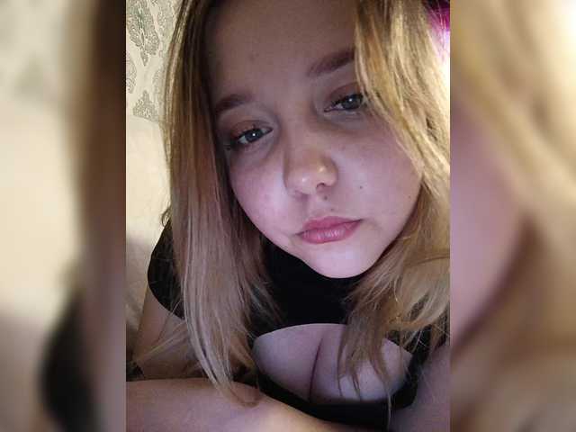 vaverika's BongaCams show and profile