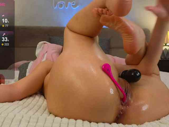 NaomiAsian webcam