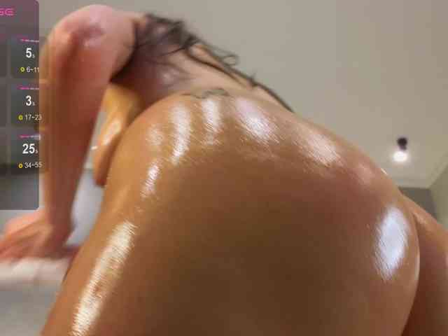 NaomiAsian webcam