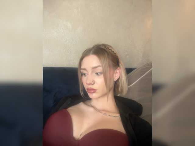 Linaaa's BongaCams show and profile