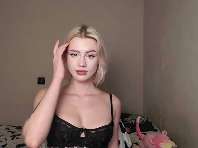 Linaaa's BongaCams show and profile