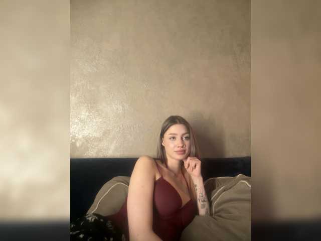 Linaaa's BongaCams show and profile