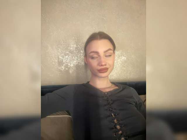 Linaaa's BongaCams show and profile