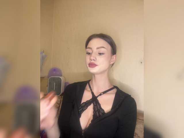 Linaaa's BongaCams show and profile