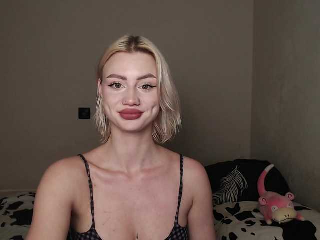 Linaaa's BongaCams show and profile