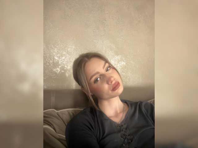 Linaaa's BongaCams show and profile