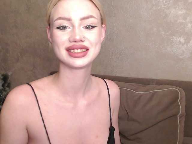 Linaaa's BongaCams show and profile